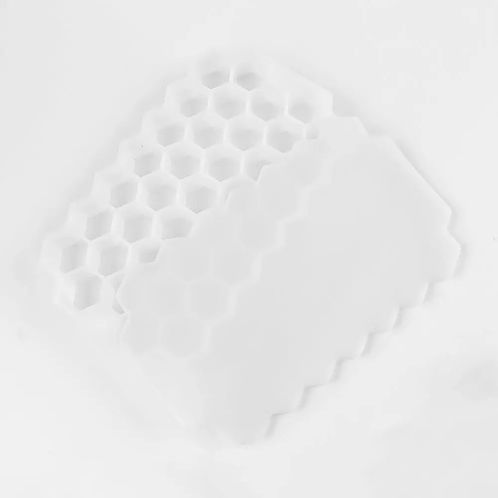 Honeycomb Silicone Ice Cube Tray with Lid – 37 Cavities