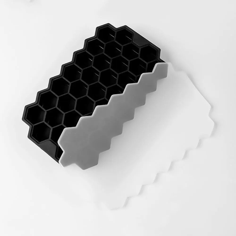 Honeycomb Silicone Ice Cube Tray with Lid – 37 Cavities